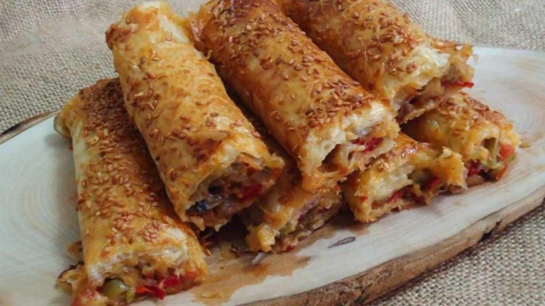 Börek Hiç Bu Kadar Lezzetli Olmamıştı, Patlıcanlı Börek Tarifini Deneyin! Lezzeti Baş Döndürecek