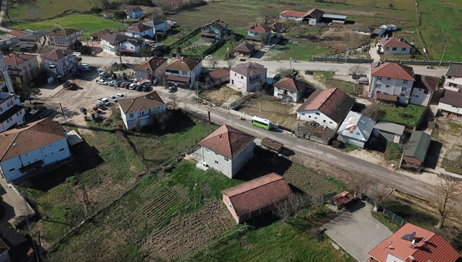 Bu ilçede bakkaldan çok emlakçı var - Resim : 4