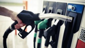 Benzine yarından itibaren indirim geliyor!