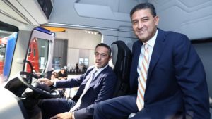 Ünlü iş insanları hangi marka otomobillere biniyor?