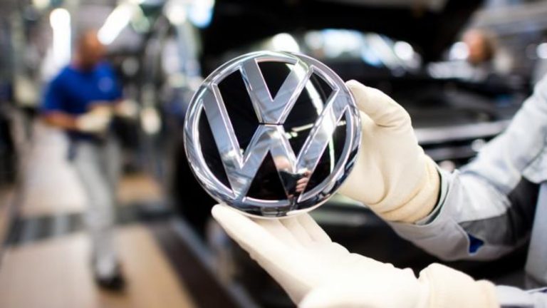 Volkswagen'den çevre kirleten araçları için 901 milyon dolar