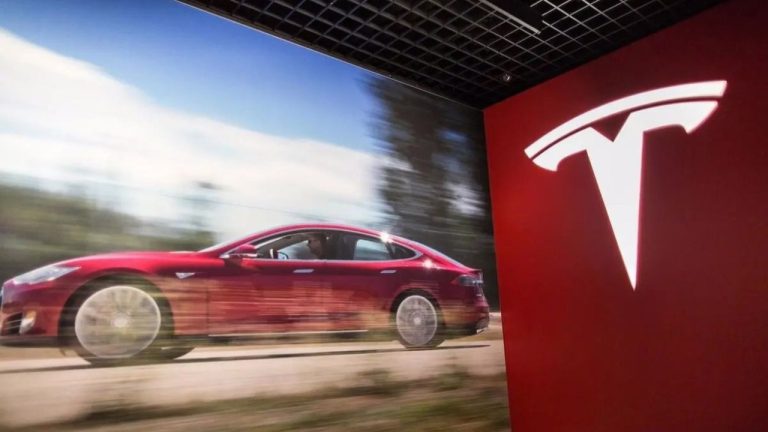 Tesla, Şangay'da üretimini durdurdu