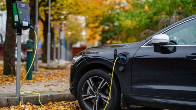 Volkswagen elektrikli otomobil üretimi için bir adım daha attı ve batarya üretimi için yeni işbirliğini duyurdu