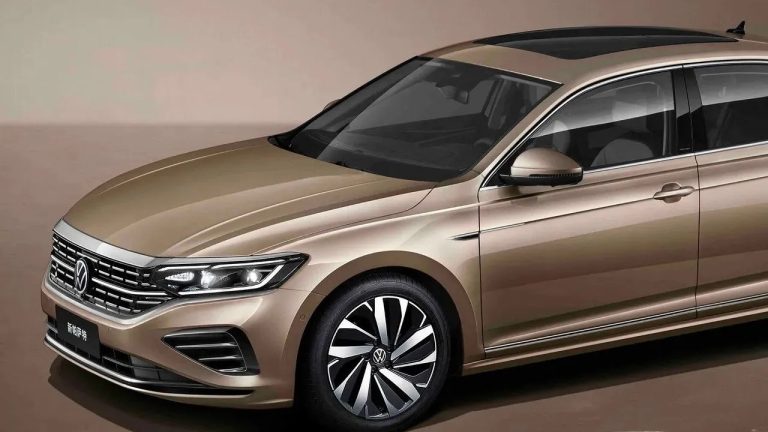 Volkswagen Passat Son Fiyat Listesiyle SUV'lara Kafa Tutuyor! Bu Yılın Sonunda Son Kez Banttan İniyor