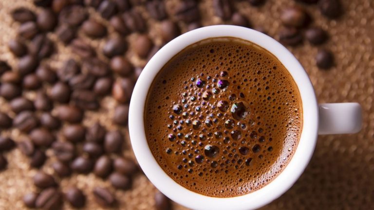 Bol köpüklü türk kahvesi nasıl yapılır?