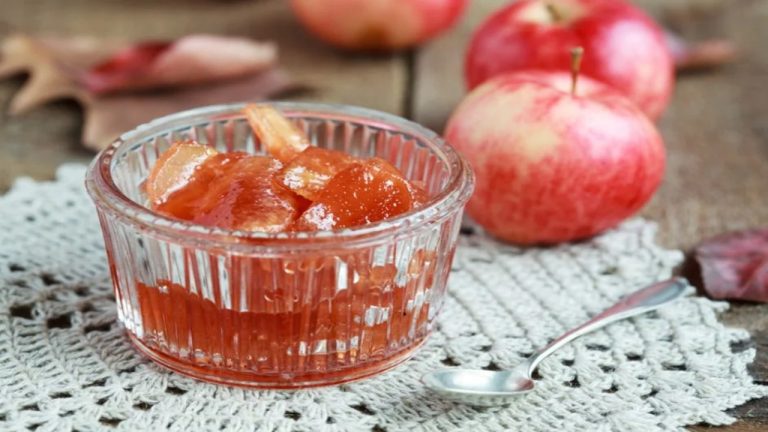 Elma Reçeli nasıl yapılır? Hangi elma seçilmeli? Tarçınlı, hafif elma reçeli tarifi ve malzemeleri..