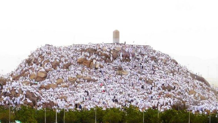 Rüyada Arafat'ta vakfeye durduğunu görmek ne anlama gelir? Arafat'ta vakfeye durduğunu görmenin İslami rüya tabiri