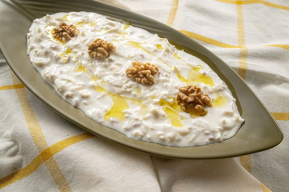 https://yemek.com/tarif/kereviz-salatasi/ | Kereviz Salatası Tarifi